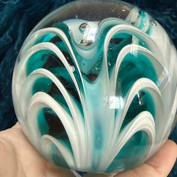 Handmade Dynasty Gallery 3lb Glass Orb Decor Teal / Turquoise & White w/ Bubbles - Picture 4 of 13